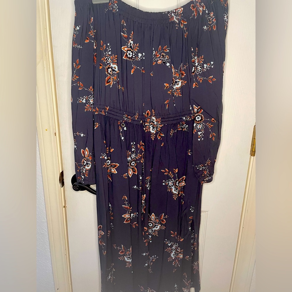 LOFT Off the shoulder dress! Super cute on!